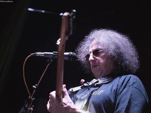 Si spegne la chitarra del genio che inventò il rock italiano