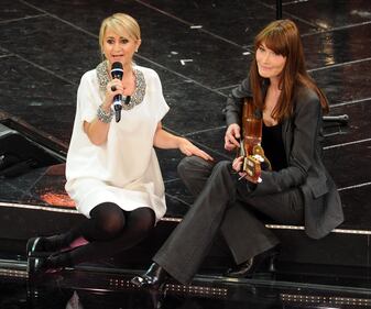 Sanremo, Carla Bruni duetta con Luciana Littizzetto 16