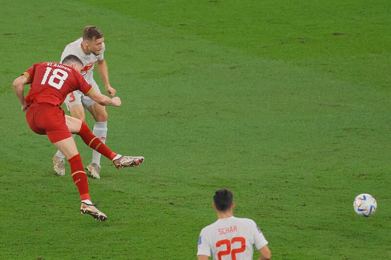 Dusan Vlahovic segna il 2-1 in Serbia-Svizzera