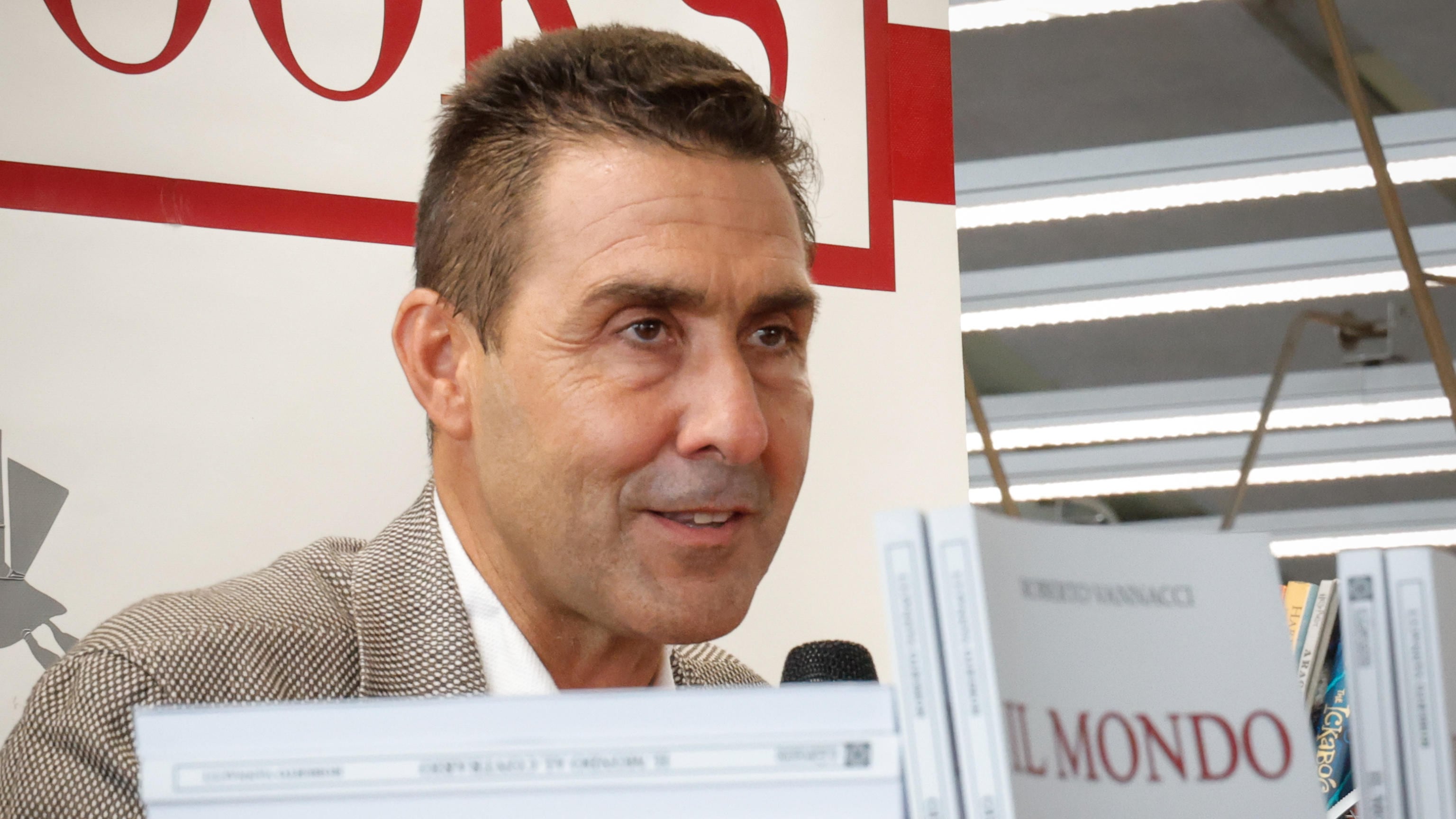"Una bufala il contratto Lega-Vannacci"