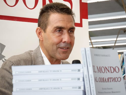 "Altro che patriarcato, cresciamo degli smidollati". Vannacci a testa bassa contro la sinistra