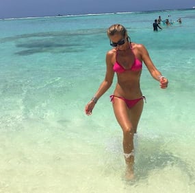 Federica Panicucci sexy alle Maldive 15