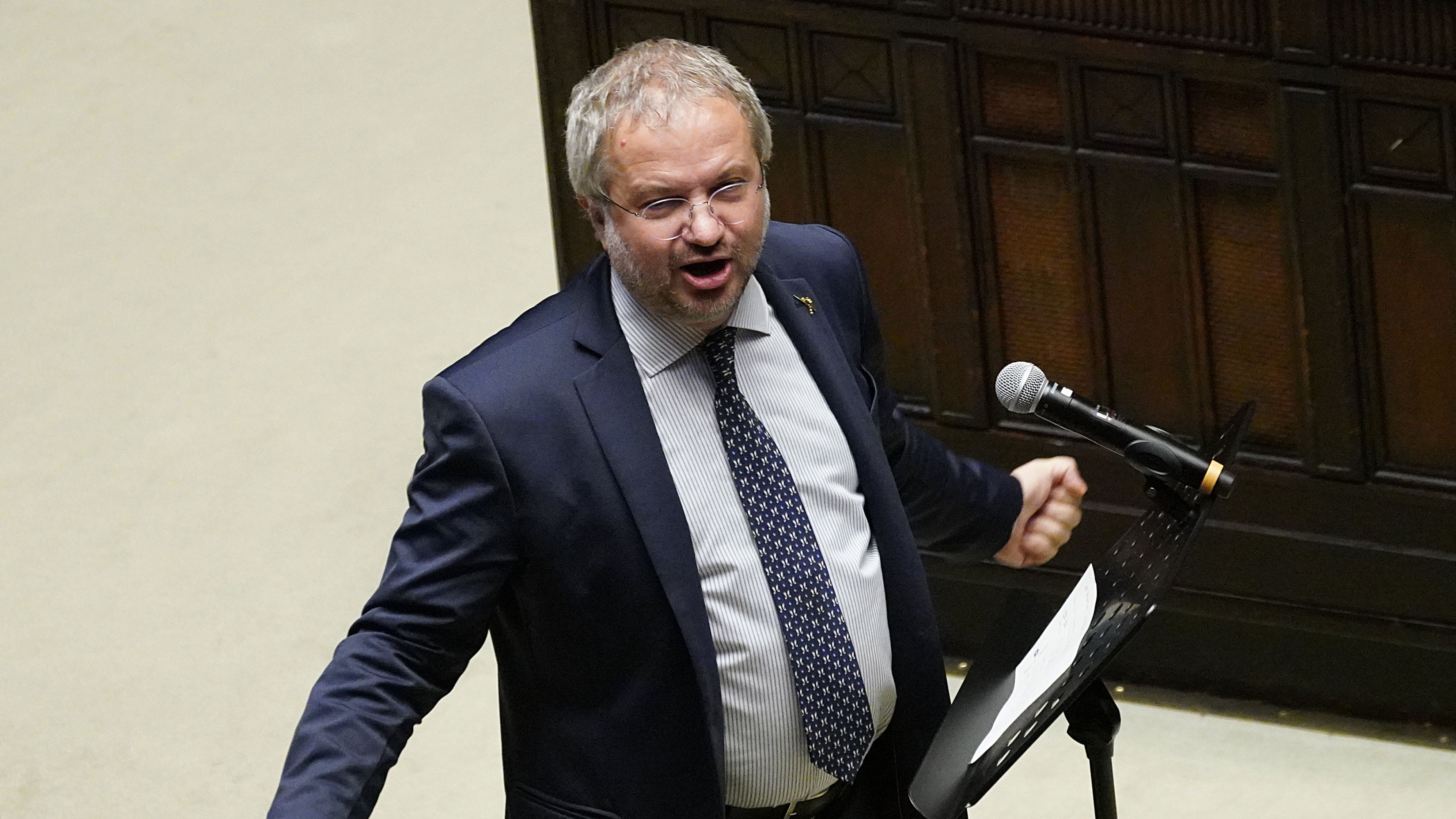 Rissa nella Lega a Montecitorio sul green pass. Insulti tra deputati. E Borghi finisce nel mirino