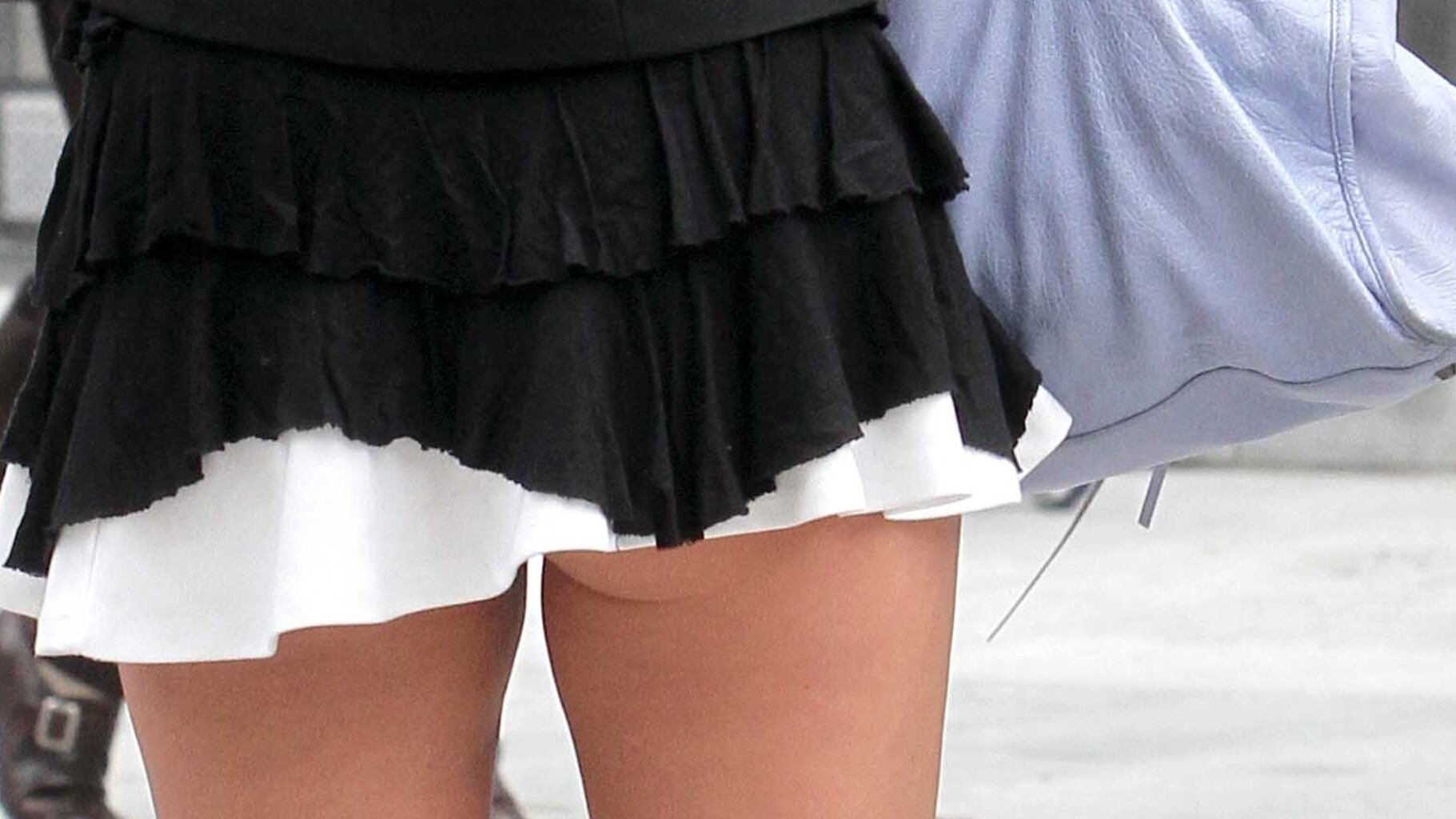 La preside vieta il look da spiaggia (anche ai genitori)