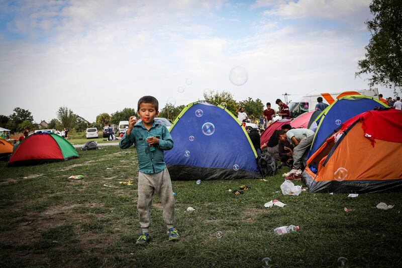 Immigrazione, i bimbi in marcia lungo la rotta balcanica 4