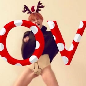 A Miley Cyrus spunta il pene 1