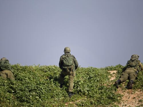 Dopo il raid l'Iran minaccia Israele: "Nostra reazione sarà devastante"