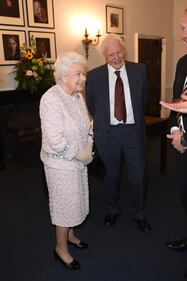 La Regina Elisabetta II e il Principe Carlo in foto 9