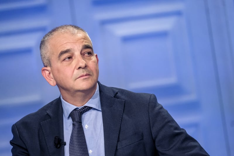 Caso Ranucci, Fazzolari: “Lui e Schlein si scusino per aver puntato il dito su FdI”