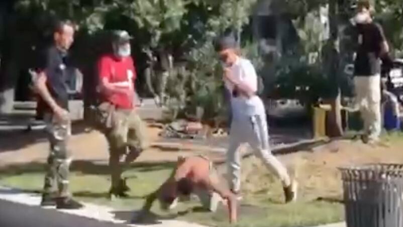 Calci, pugni e spintoni: i migranti trasformano la Centrale in un "ring"