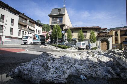 Maltempo a Nembro: le strade ricoperte di grandine 7