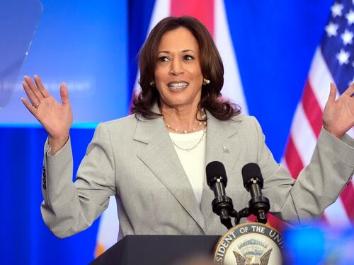 Kamala Harris candidata col sigillo dei finanziatori. La partita si gioca sul vice