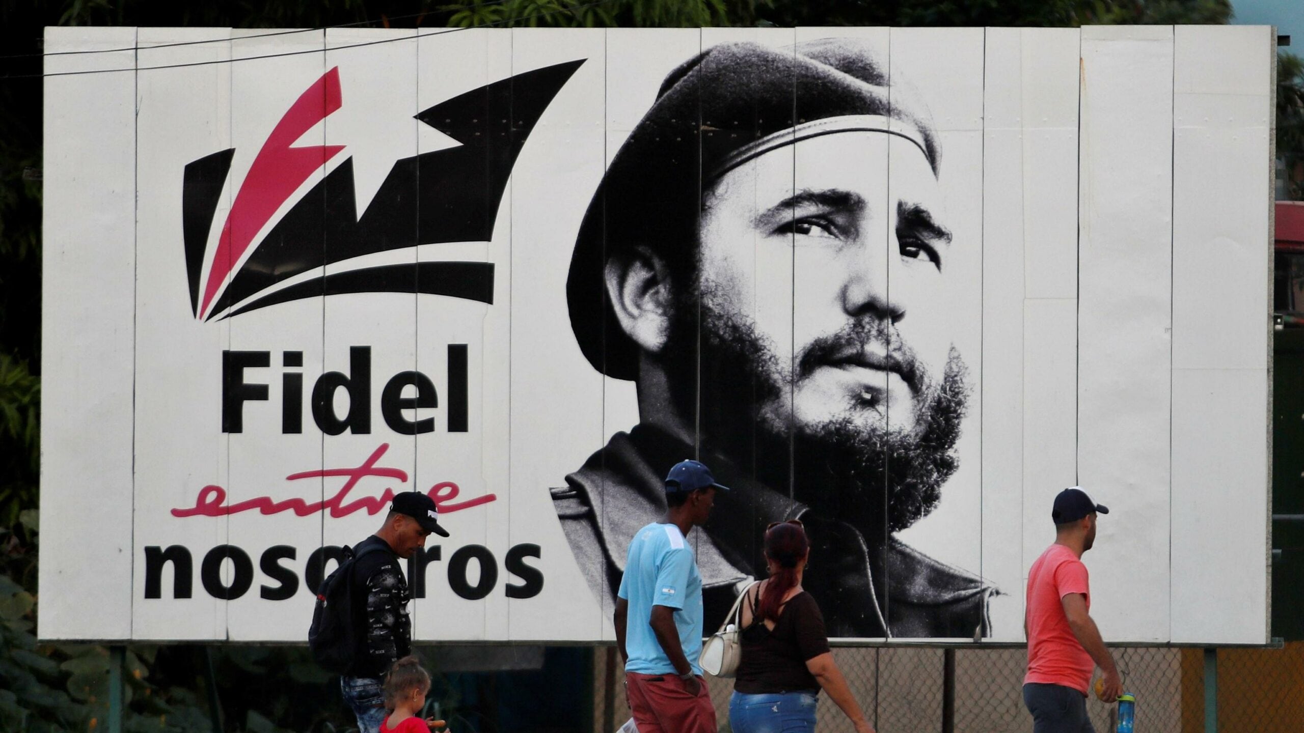 "40 anni al servizio di Cuba": così l'ex diplomatico Usa spiava per il regime di Castro