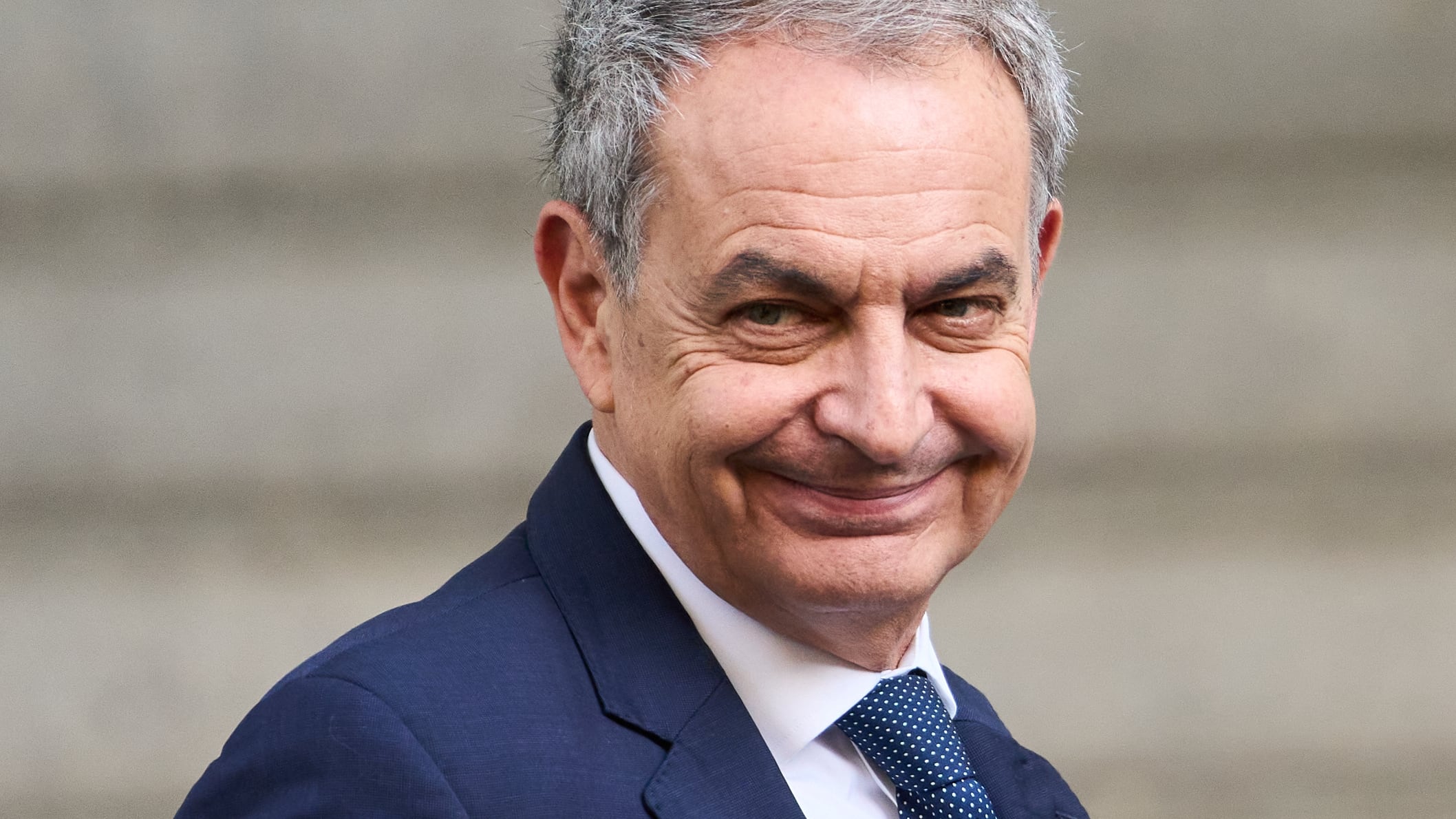 I guai di Zapatero, l'idolo dei socialisti. Indagate le figlie