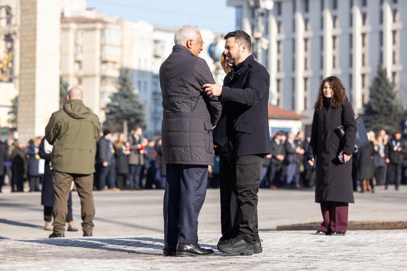Ucraina, terzo anniversario di guerra. I leader occidentali al cospetto di Zelensly 8