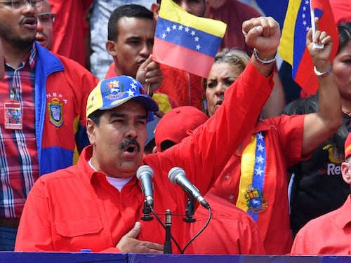 Venezuela, Moavero: "Maduro illegittimo, l'Italia chiede elezioni"