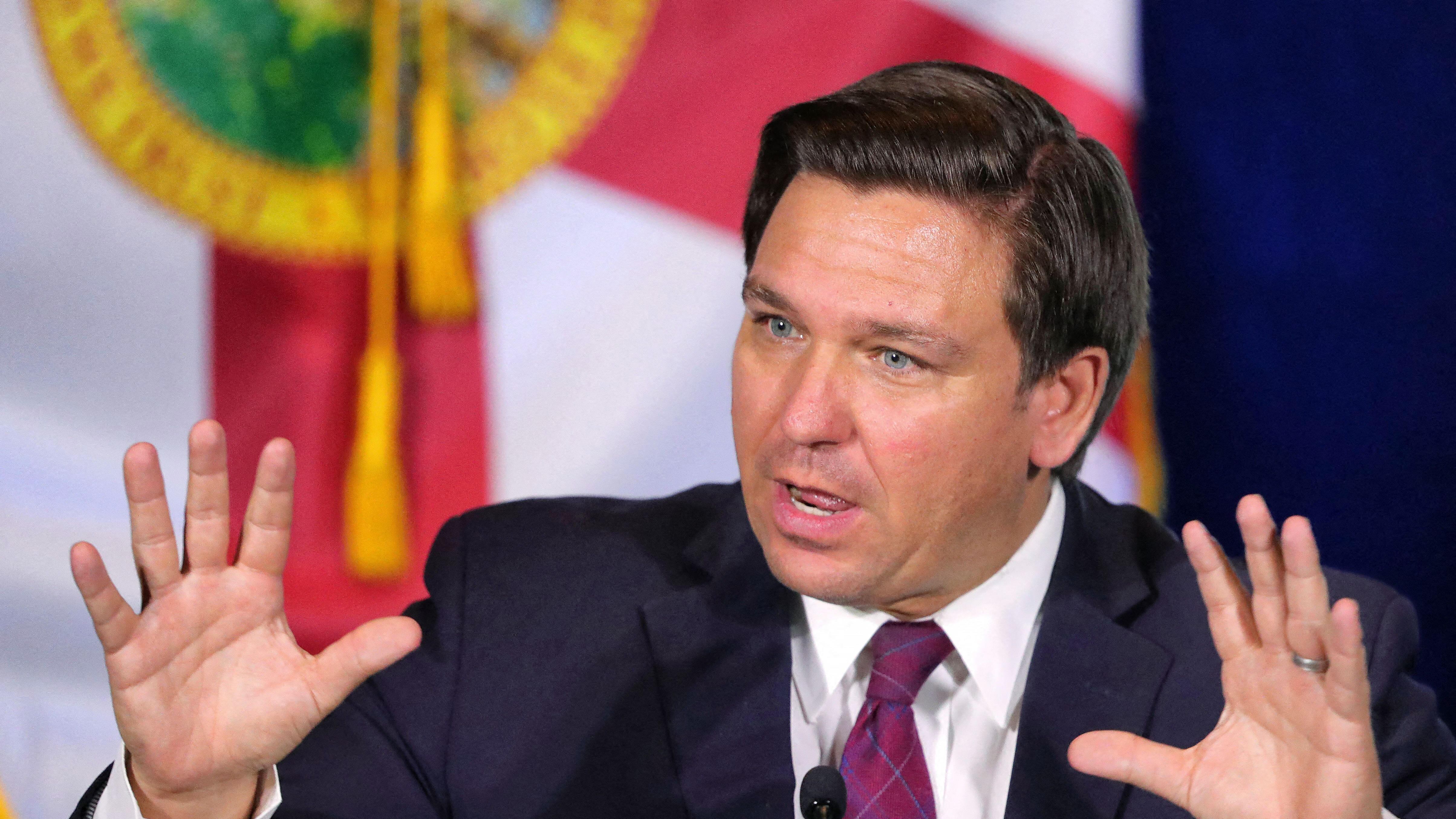DeSantis annuncia il ritiro dalle primarie repubblicane: "Trump avrà il mio appoggio"