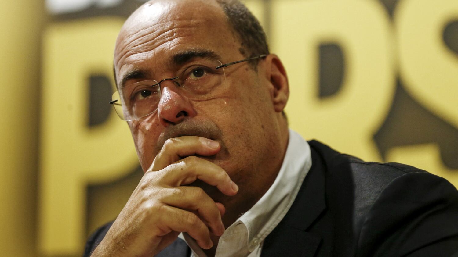 "Mai con il nemico". I dem vanno in tilt e Bettini azzarda: appoggio esterno