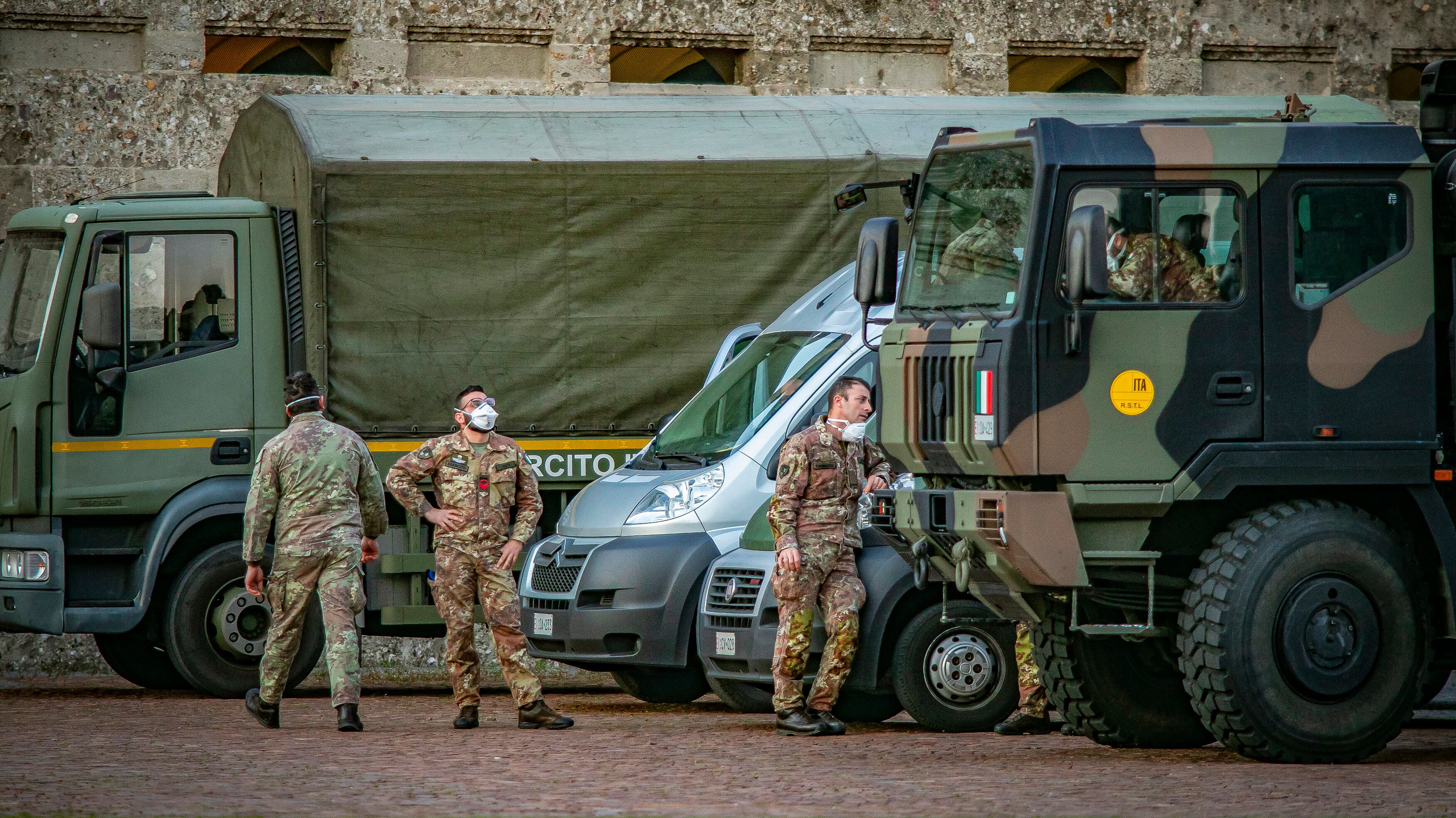 Zone rosse e mascherine: tutti gli errori sul Covid