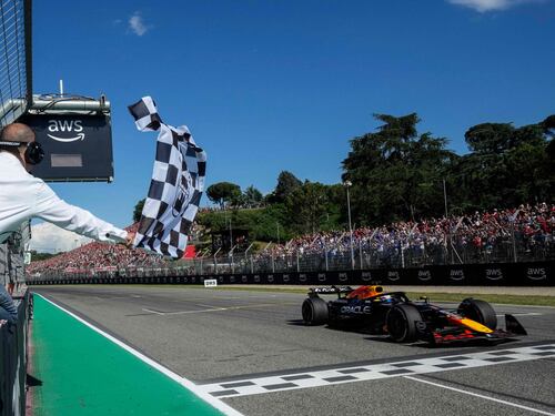 Verstappen, colpo da maestro. Ed Hamilton sfiora il podio