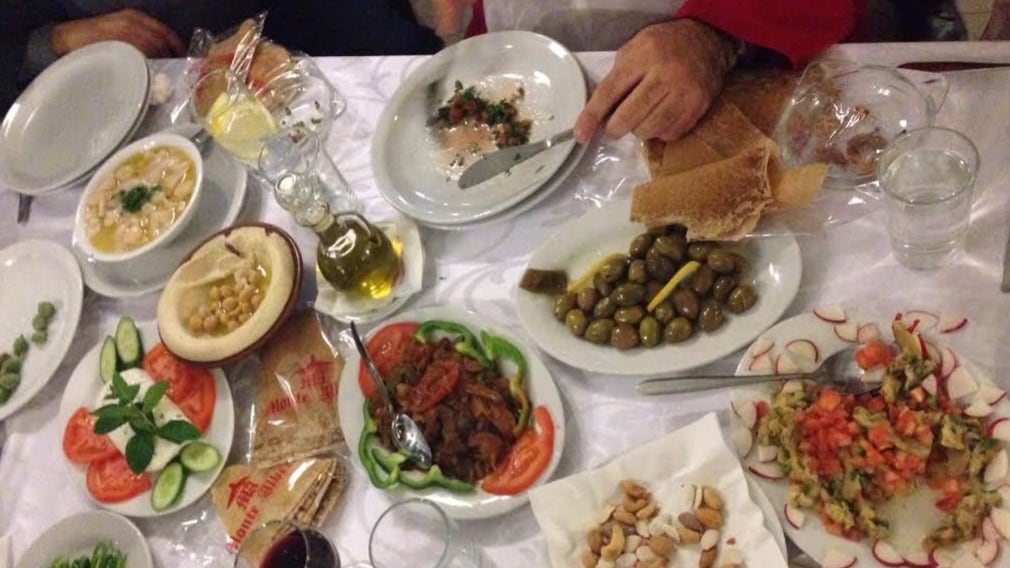 Dal turismo gay al cibo dalla diaspora alla cultura: i legami tra Beirut e Tel Aviv