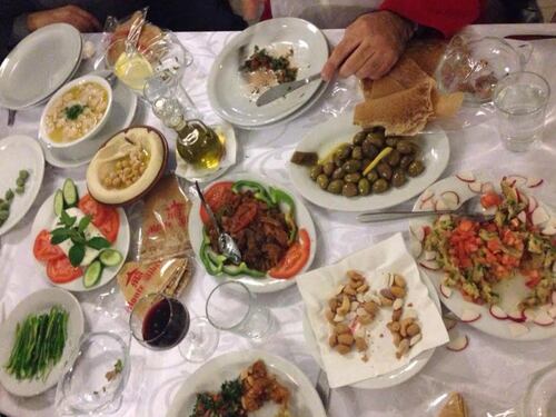 Dal turismo gay al cibo dalla diaspora alla cultura: i legami tra Beirut e Tel Aviv