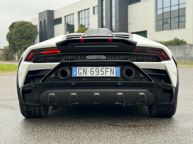 Lamborghini Huracan Sterrato: la gallery della nuova supercar Italiana da 610 CV 9