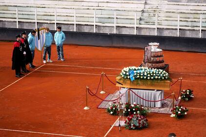 L'omaggio sulla terra rossa per il re del tennis italiano 6