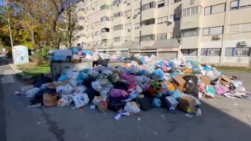Palermo sommersa dai rifiuti: materassi e motorini in discarica 6