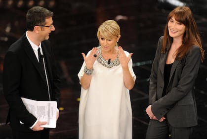 Sanremo, Carla Bruni duetta con Luciana Littizzetto 1