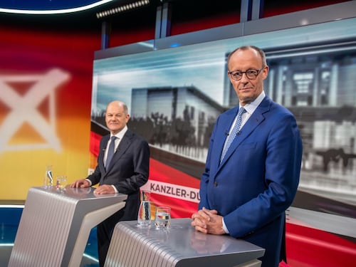 Duello Scholz-Merz. Uniti contro Donald