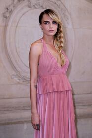 Cara Delevingne hot alla Paris Fashion Week 4