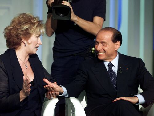 "Silvio ha scritto la storia, è morto un grande uomo". Il commosso ricordo di Iva Zanicchi