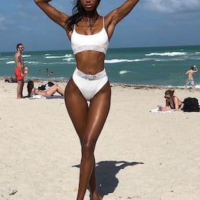 La calda estate di Jazzma Kendrick: le foto dell'ex fiamma di Bobo Vieri 4