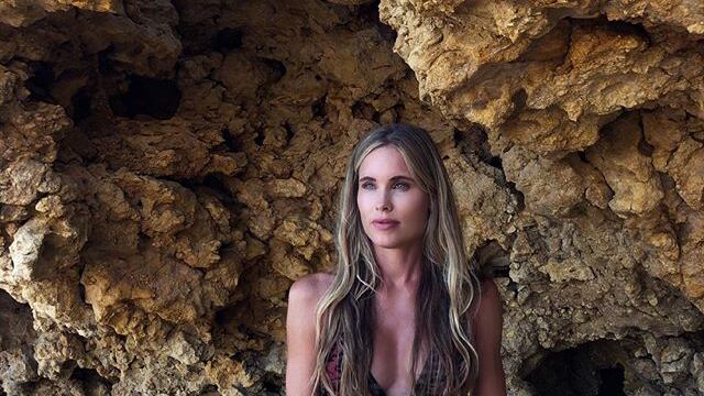 Helen Svedin incanta su Instagram: l'estate hot di lady Figo
