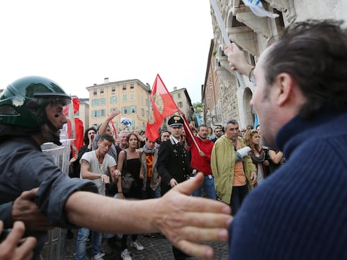 Il diritto alla piazza non vale per tutti