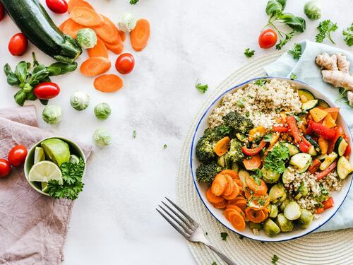 Congelare e ricongelare il cibo: quando è sicuro e quando diventa un rischio