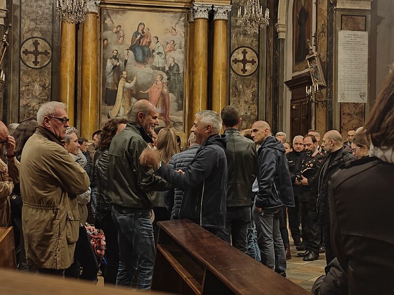 L'ultimo saluto a Matilde Lorenzi: le immagini più toccanti dei funerali 2