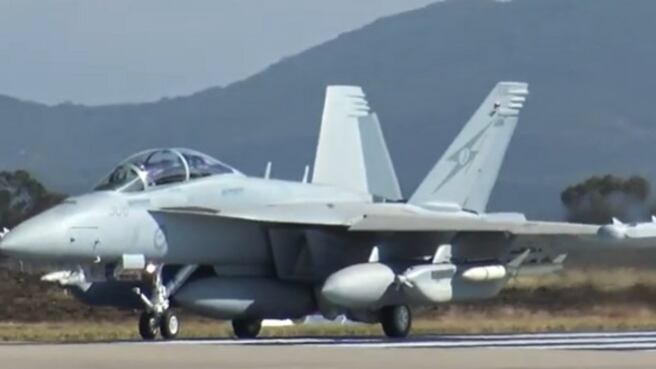 I due piloti dispersi e il jet precipitato: cos'è successo al jet "Zapper" Usa