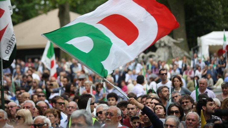 Il prete contro la festa dell'Unità: "Poveri pidioti"