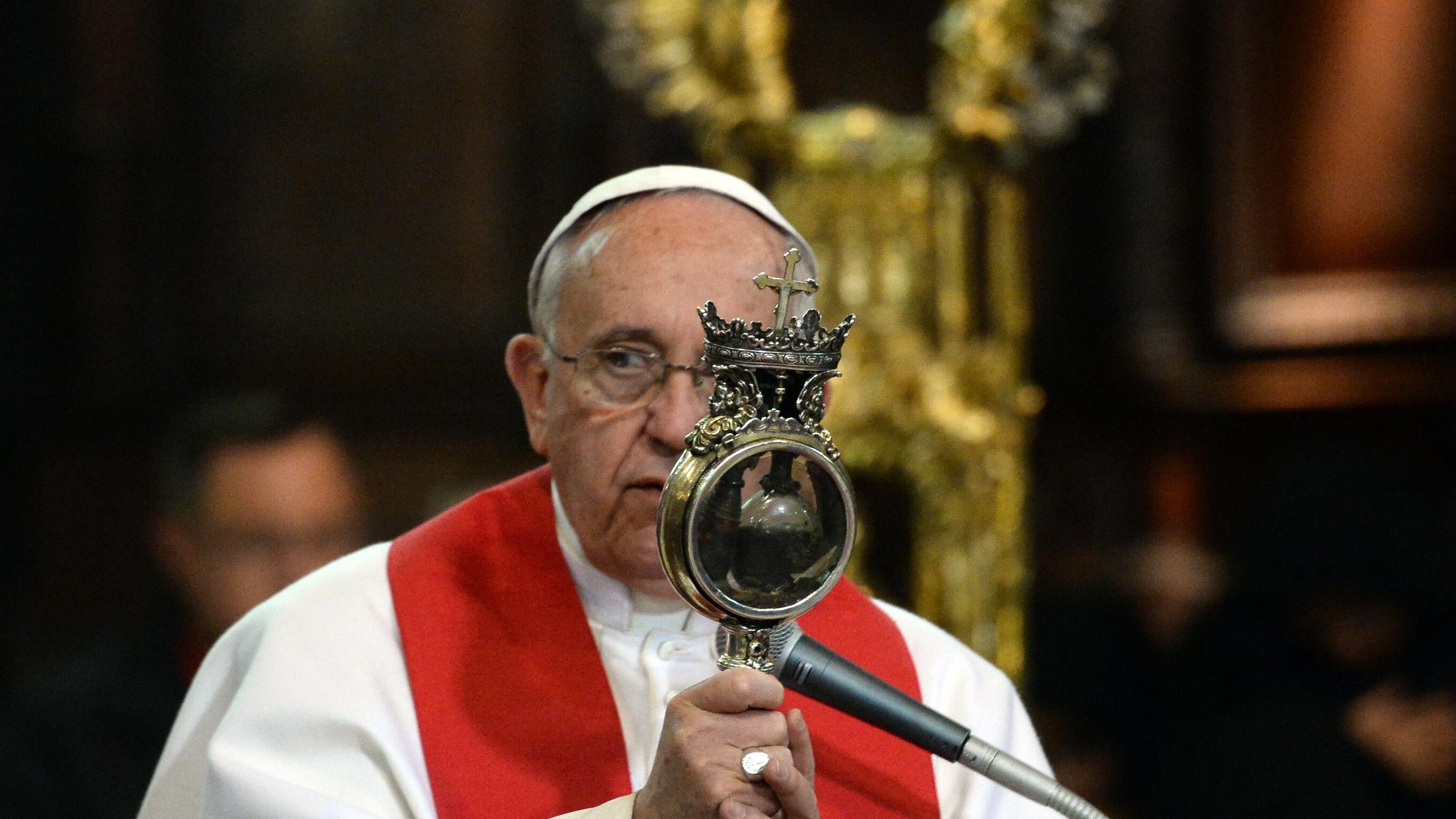 Papa Francesco: "Penso alla stanchezza dei preti, a volte sono stanco anche io"