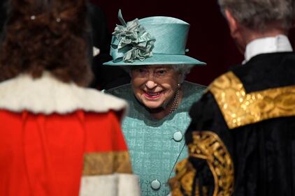 La Regina Elisabetta all'Houses of Parliament  3