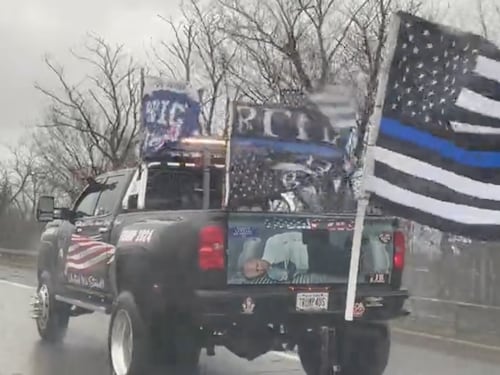 "Biden legato e imbavagliato": la provocazione di Trump