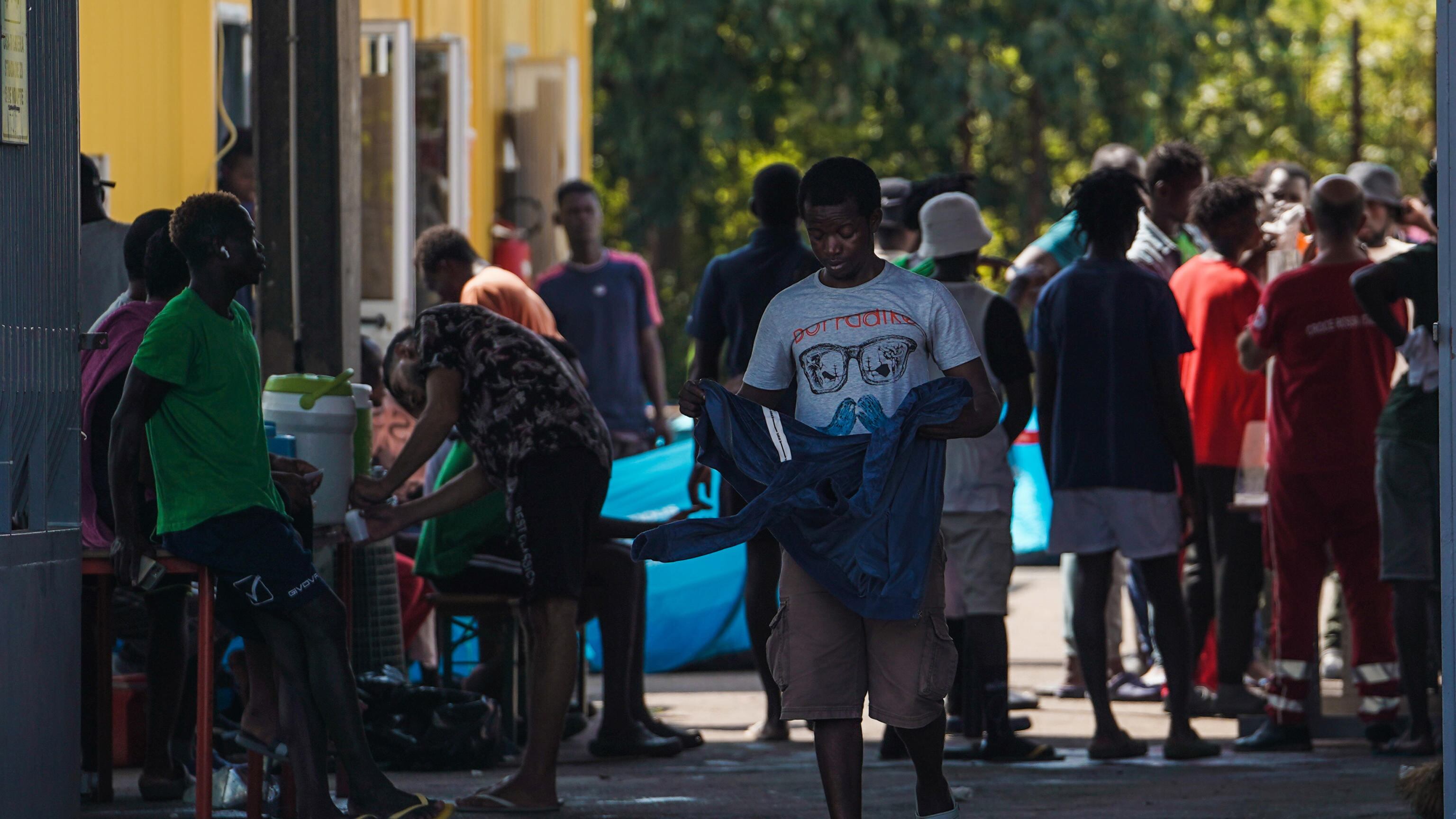 Finita la "tregua" a Lampedusa: così sono ripresi gli sbarchi