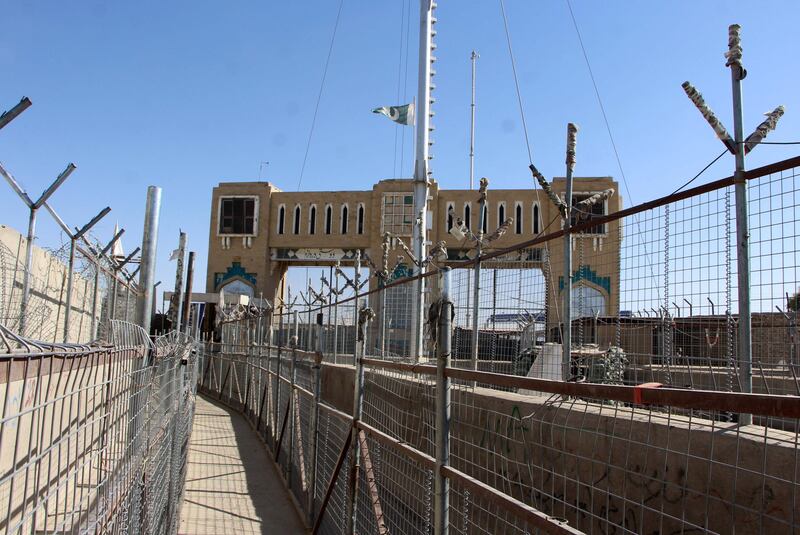 Afghanistan contro Pakistan: notte di guerra al confine, valichi chiusi e minacce di rappresaglia 3