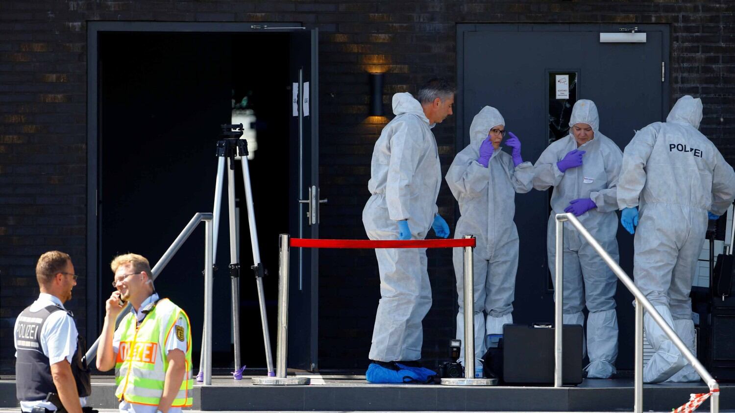 Colpi di mitra in discoteca: sangue e morti a Costanza