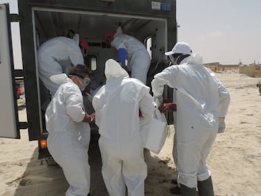 I cadaveri dei migranti sulla spiaggia libica 5