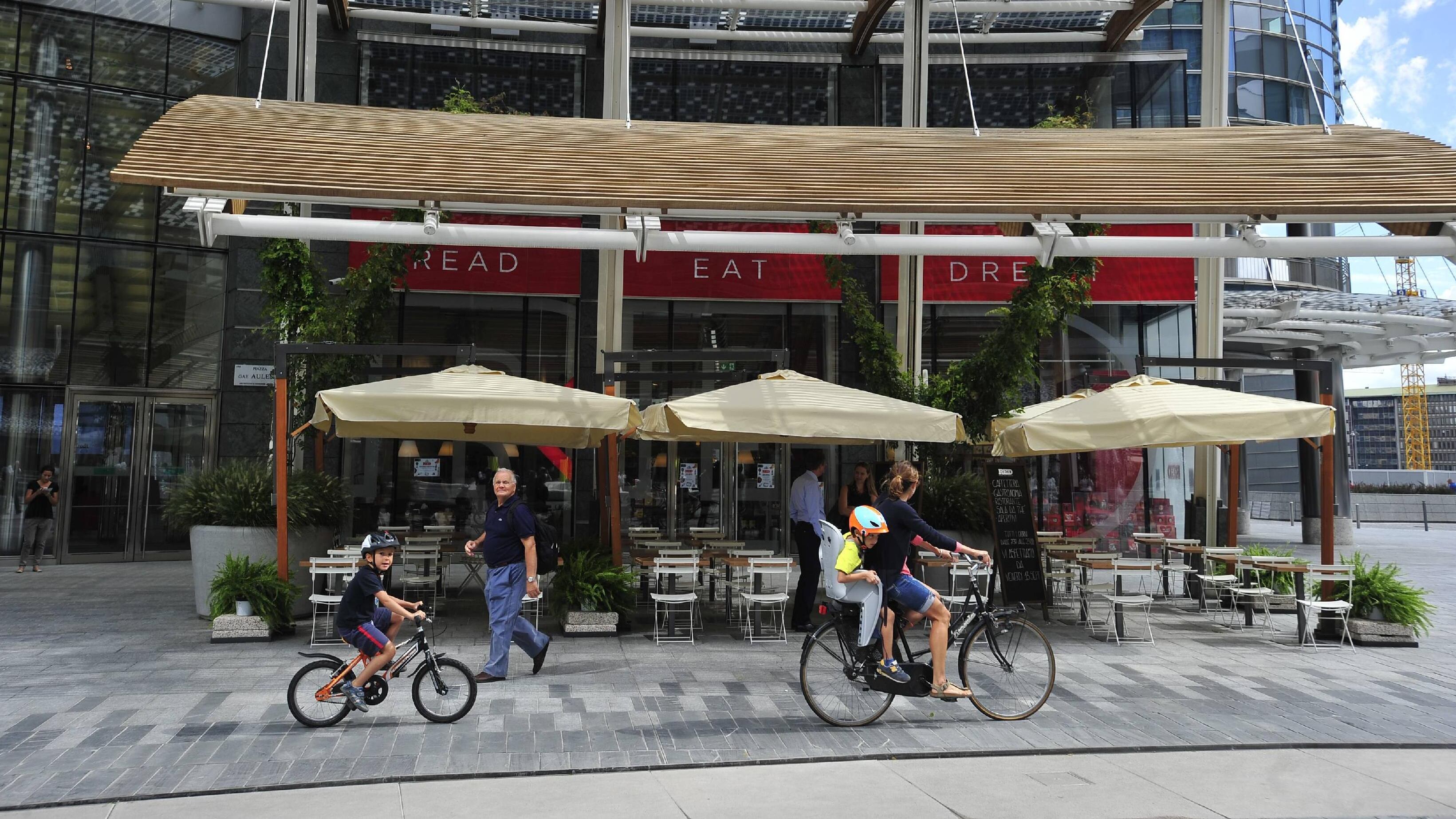 Il centro si colora di Red: apre la libreria-ristorante