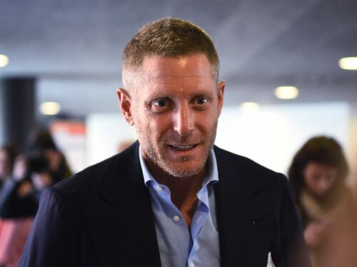 Lapo, che gaffe: "Leclerc alla Ferrari, complimenti". Poi cancella il post