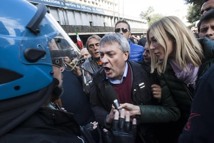 Scontri al corteo dei lavoratori Ast 1